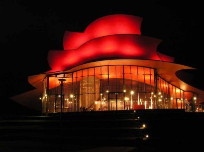 das neue ans Otto Theater in der Nacht